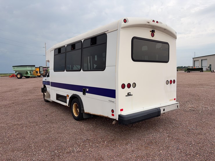 2015-champion-bus-inc.-ch230rl-mini-bus-image-7