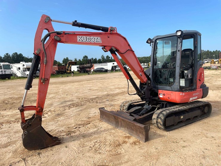 2014-kubota-kx040-4-image-2
