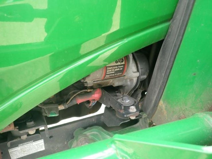 2011-john-deere-1023e-image-32