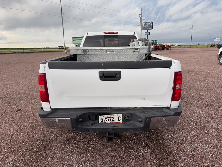 2014-chevrolet-silverado-2500-image-5