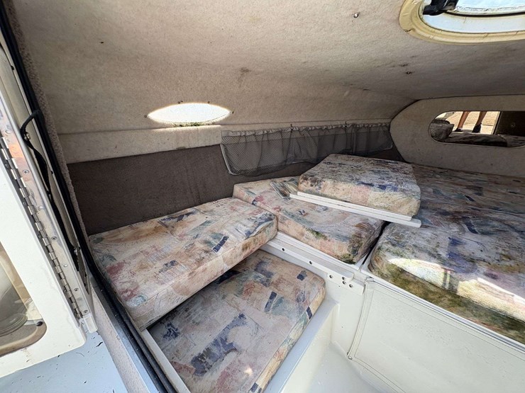 2004-stingray-200cs-cabin-boat-w/trailer-image-18