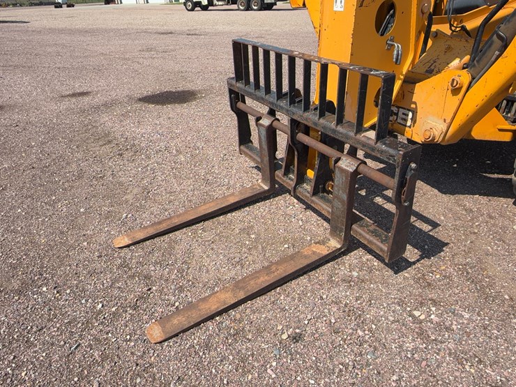 2011-jcb-510-56-image-10