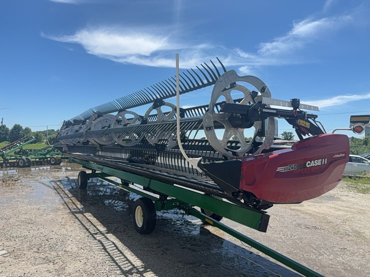 2023-case-ih--fd240-draper-head-image-1