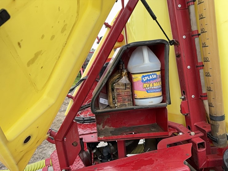 hardi-4000-navigator-sprayer-image-41