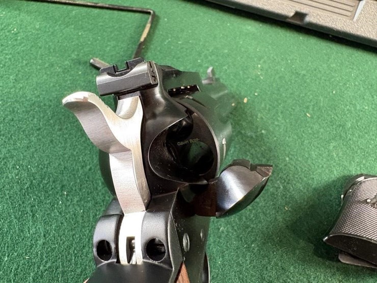 ruger-new-mdl.-blackhawk-45colt-revolver-image-11