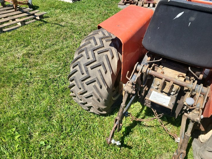 allis-chalmers-620-garden-tractor-w/mower-deck-image-14