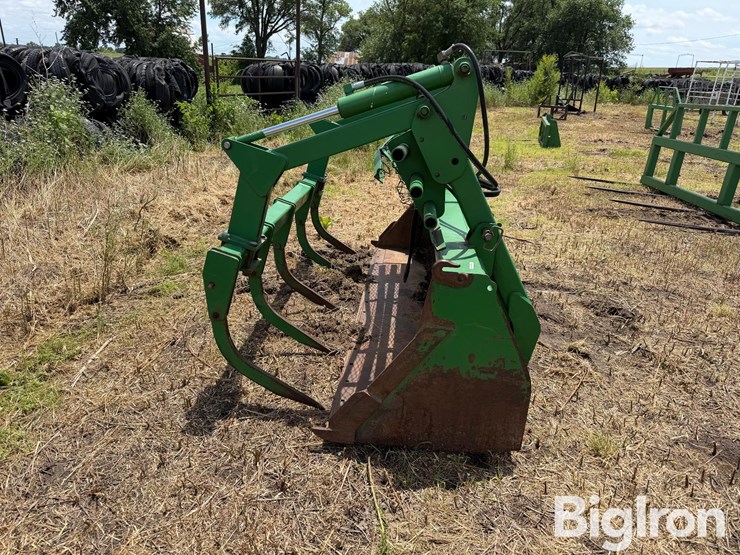 john-deere-8-image-8