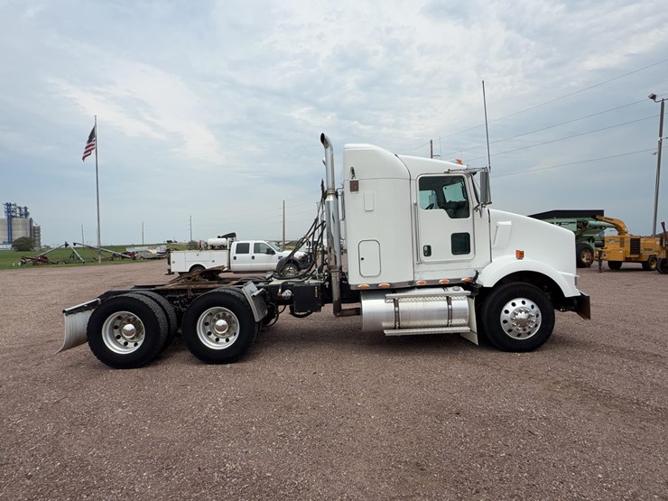 2006-kenworth-t800-image-22