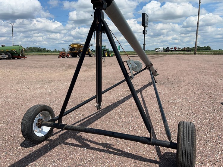 portable-manure-load-stand-image-5