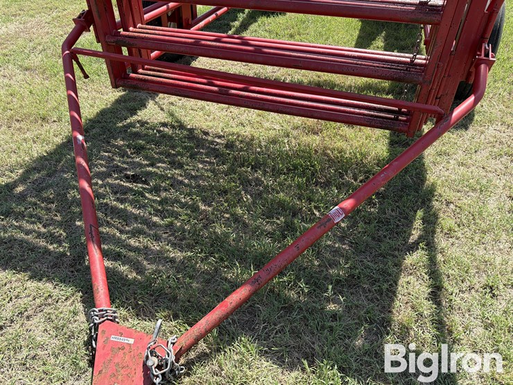2020-diamond-w-portable-folding-corral-image-10
