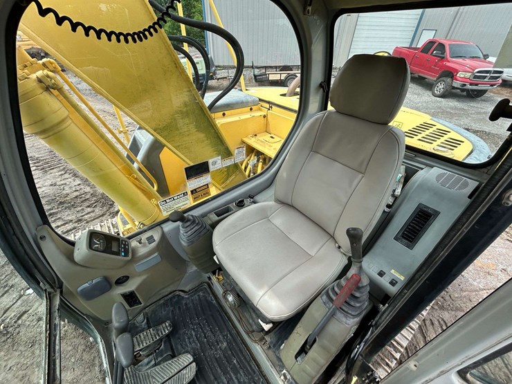 2003-kobelco-sk135sr-lc-image-54