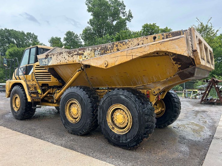 2008-caterpillar-725-image-5