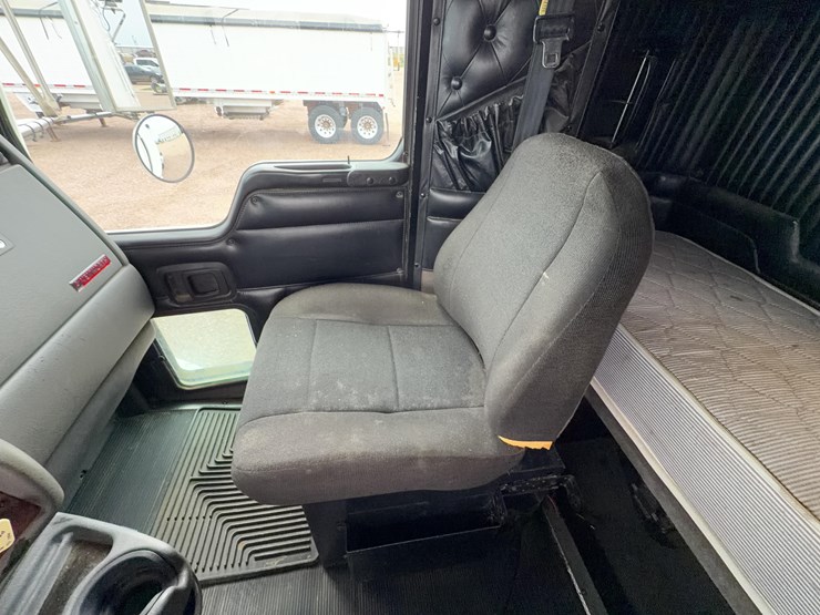 2006-kenworth-t800-image-19