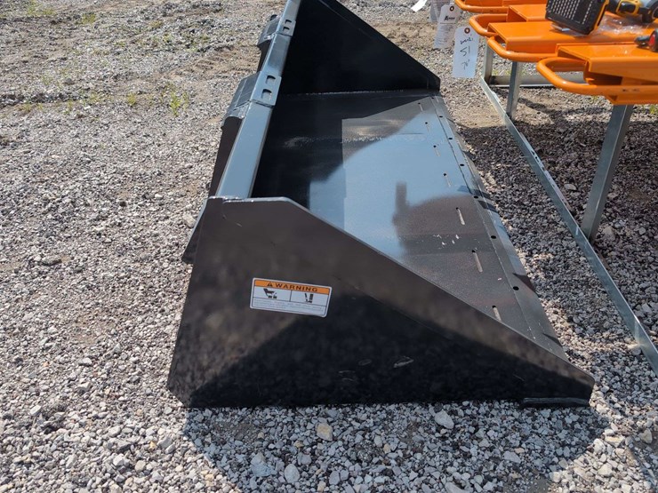 (1)-wolverine-skid-steer-84"-track-duty-bucket-tbd-11-84w-image-1