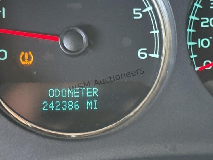 2007-chevrolet-tahoe-image-18