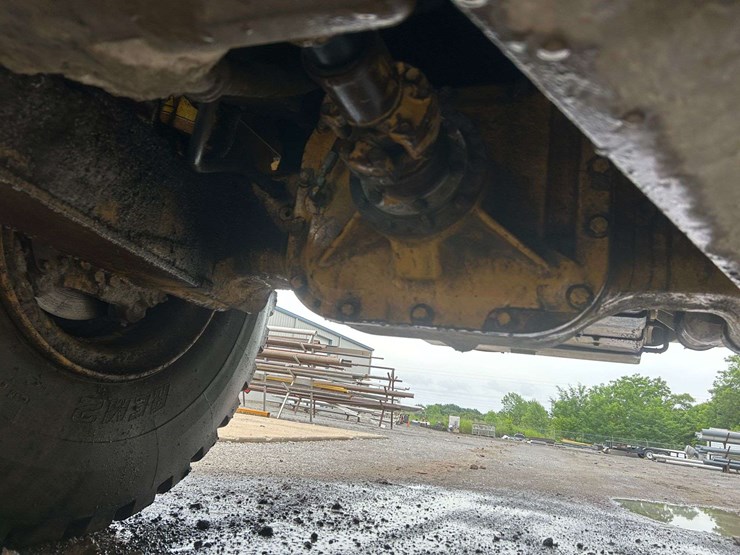 2008-caterpillar-725-image-49