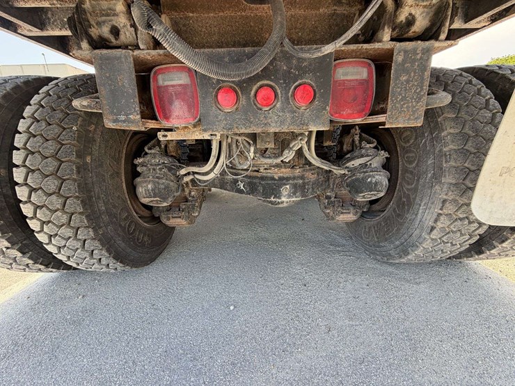 2006-mack-granite-ct713-image-29