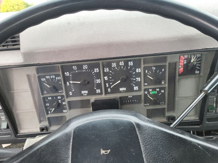 1995-international-8200-image-57
