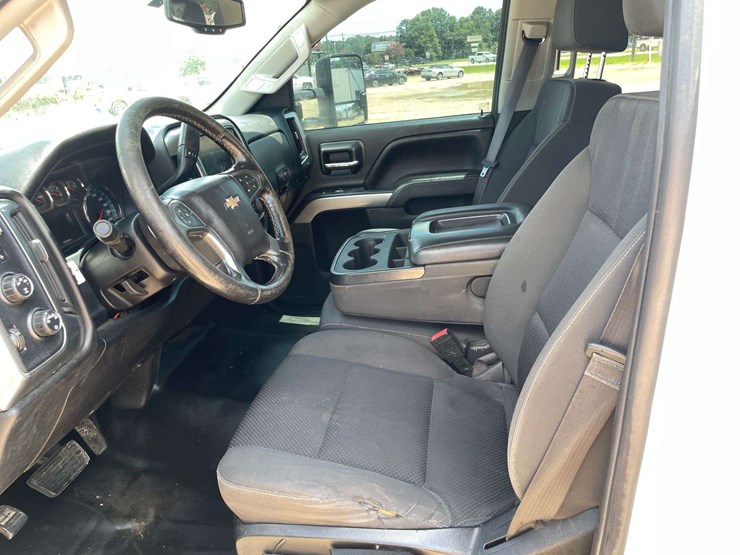 2016-chevrolet-silverado-3500-image-10