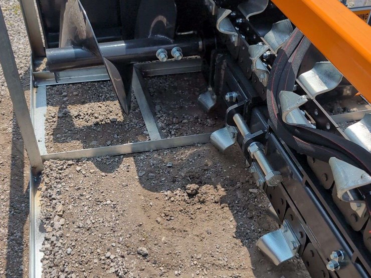wolverine-skid-steer-trencher-tcr-12-48h-image-2