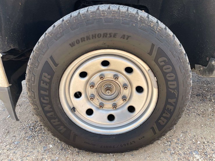 2016-chevrolet-silverado-3500-image-19