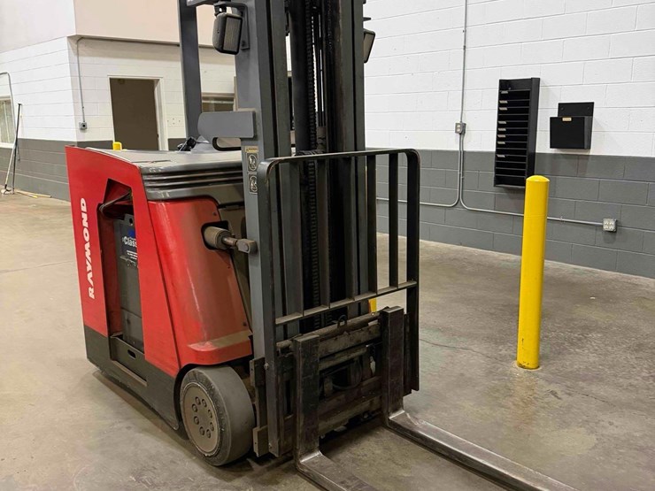raymond-dss350tt-forklift-image-1