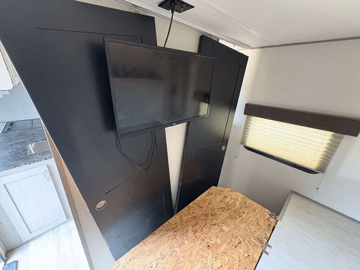 2022-forrest-river-tracer-27'-travel-trailer-image-19