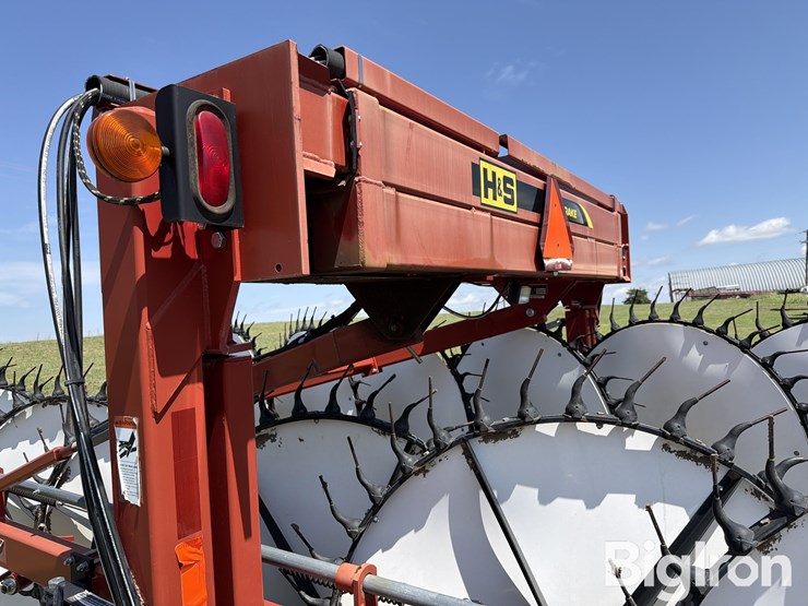 2020-h&s-hd8117-17-wheel-hay-rake-image-19