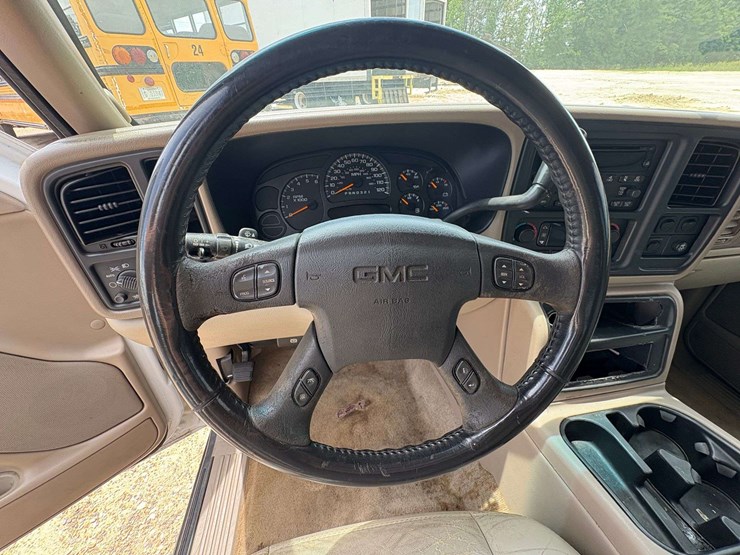 2006-gmc-yukon-image-11