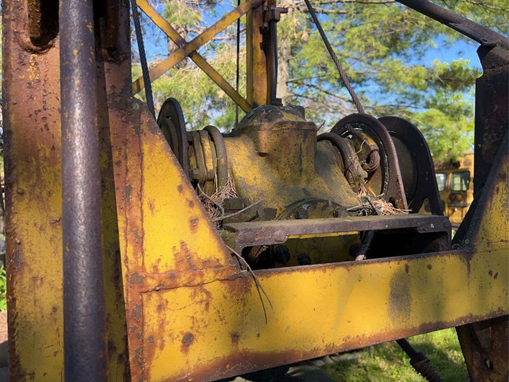 caterpillar-crawler-loader-image-19