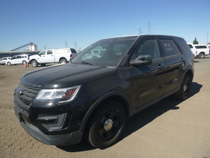 2016-ford-explorer-image-2