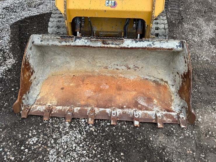 2023-caterpillar-259d3-image-10