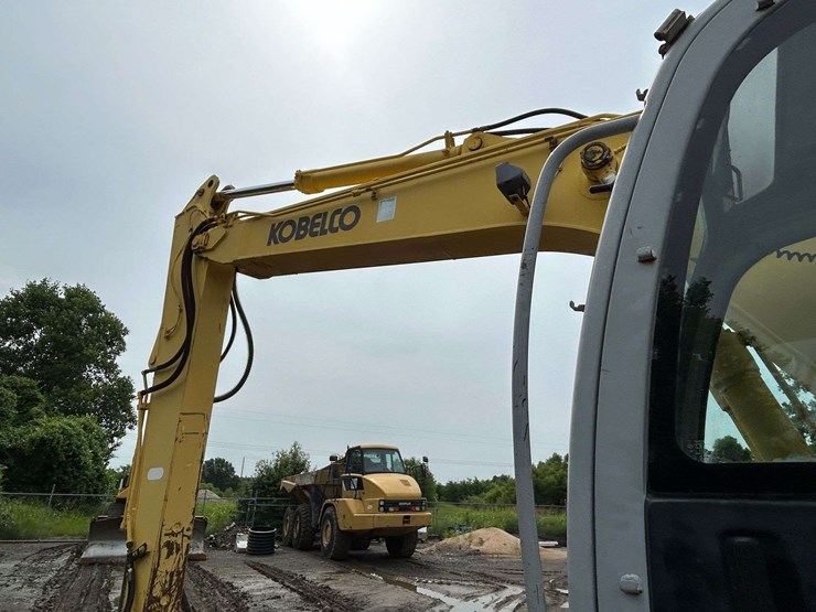 2003-kobelco-sk135sr-lc-image-18