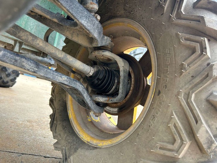 2011-john-deere-gator-image-22