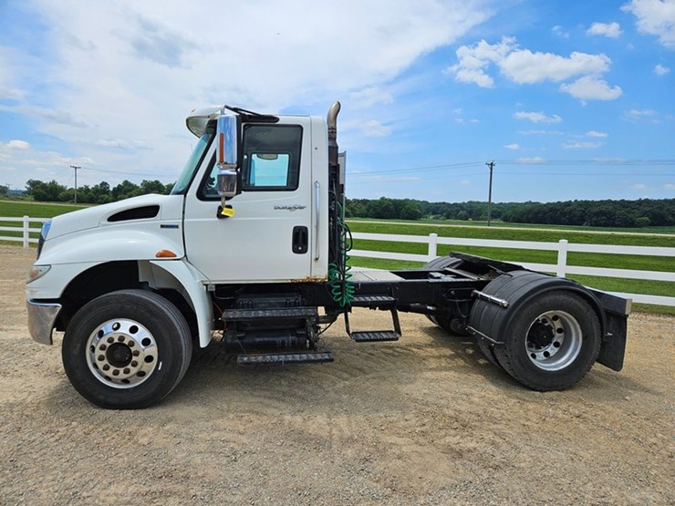 2011-case-ih-4400-image-2