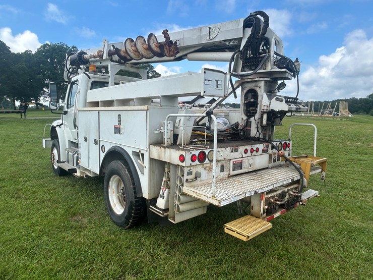 #1092-•-2011-freightliner-derrick-digger-image-5