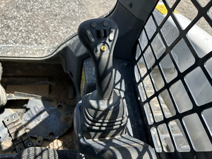 2021-bobcat-t76-image-16