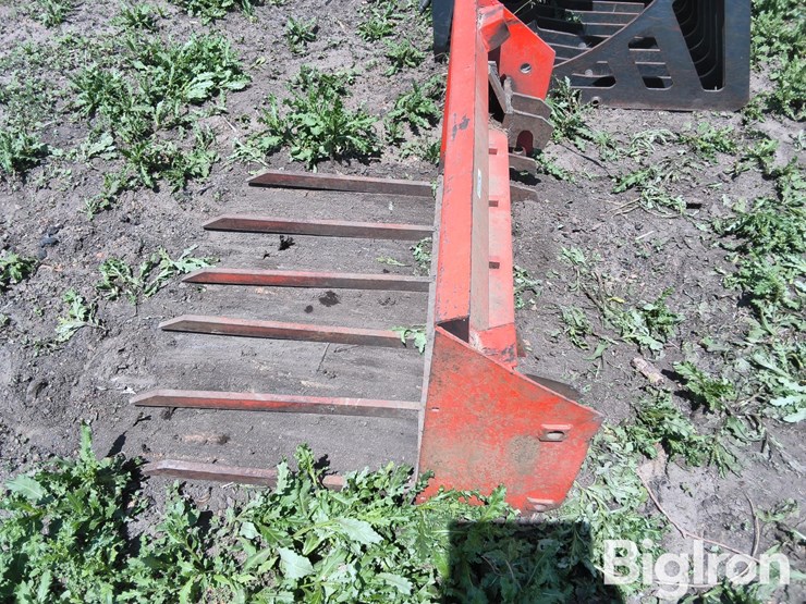 skid-steer-utility-bucket-image-8