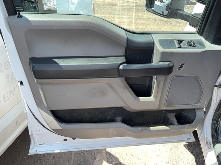 2020-ford-f350-image-10