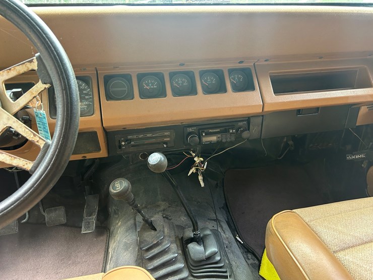 1994-jeep-wrangler-image-14
