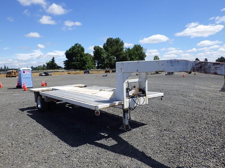 2004-asve-16'-t/a-flatbed-trailer-image-3