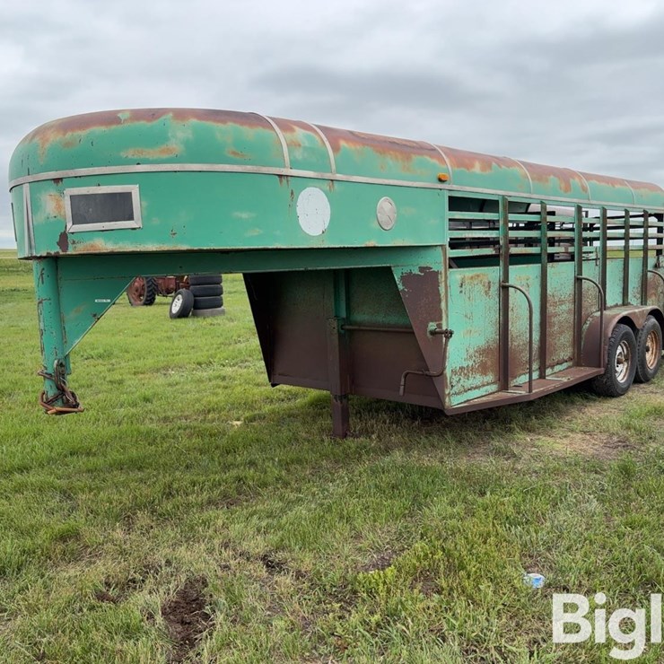 1977 Elm Creek 6x16 T/A Livestock Trailer
