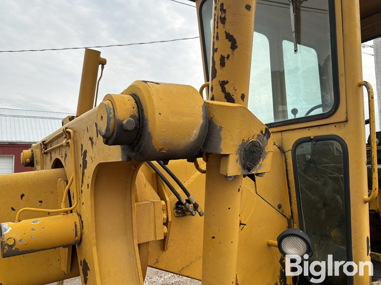 john-deere-570-image-17