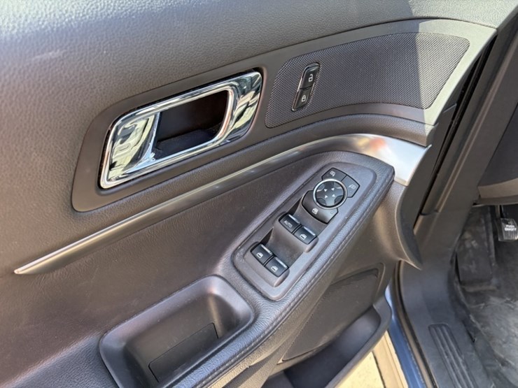 2013-ford-explorer-image-29