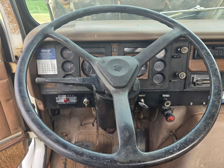 1984-international-s1900-image-43