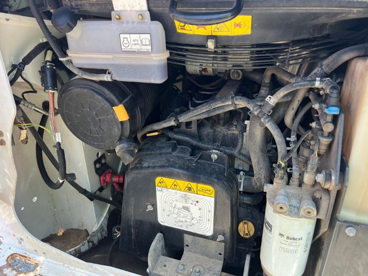 2022-bobcat-t76-image-15