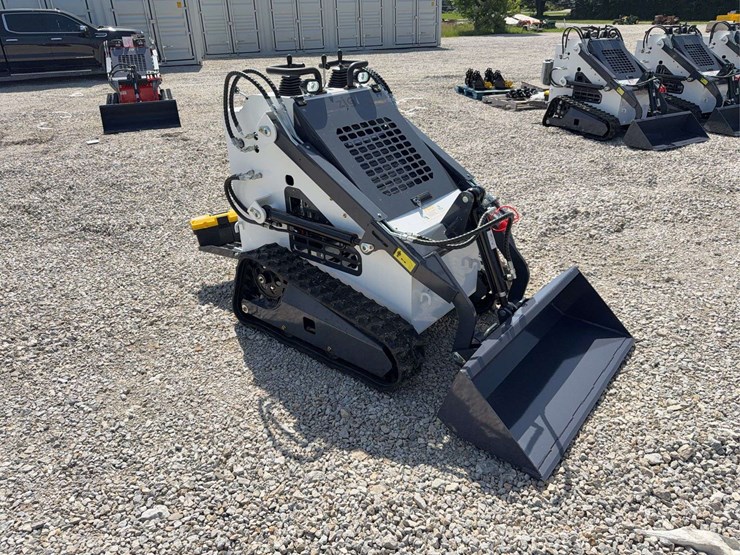 2026-zjg-zj-380-tracked-mini-skid-steer-loader-image-8