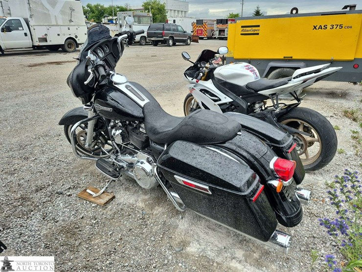non-operable-2022-harley-davidson-street-glide-image-6