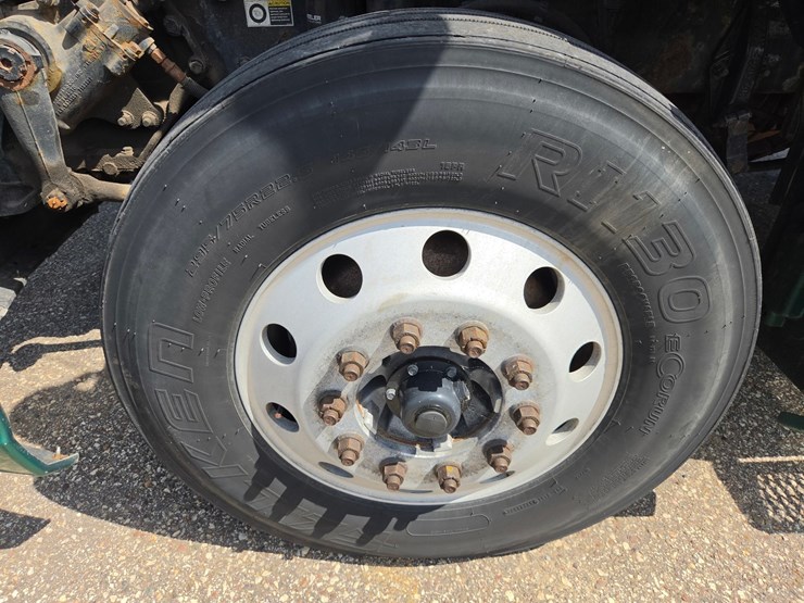 2015-kenworth-t680-image-92
