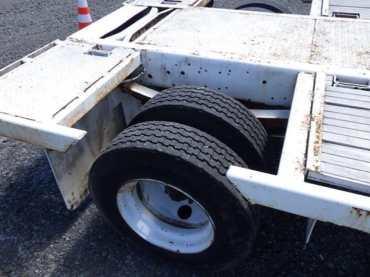 2004-asve-16'-t/a-flatbed-trailer-image-17